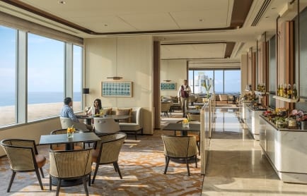 1a-horizon-club-lounge