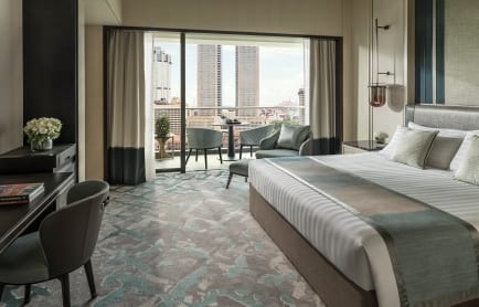 1c-premier-balcony-room