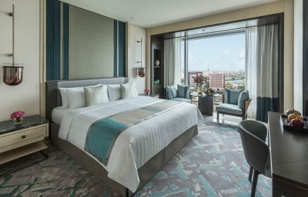 2-horizon-club-lake-view-room