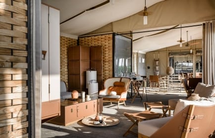 singita-sabora-main-lodge-lounge-scaled-1
