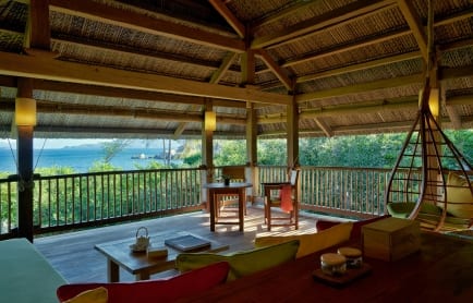 beachfront_pool_villa_living_room_6570-a4