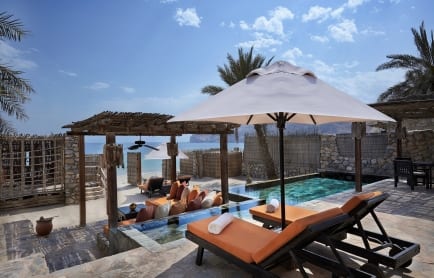 pool_villa_suite_beachfront_exterior__6848-a4