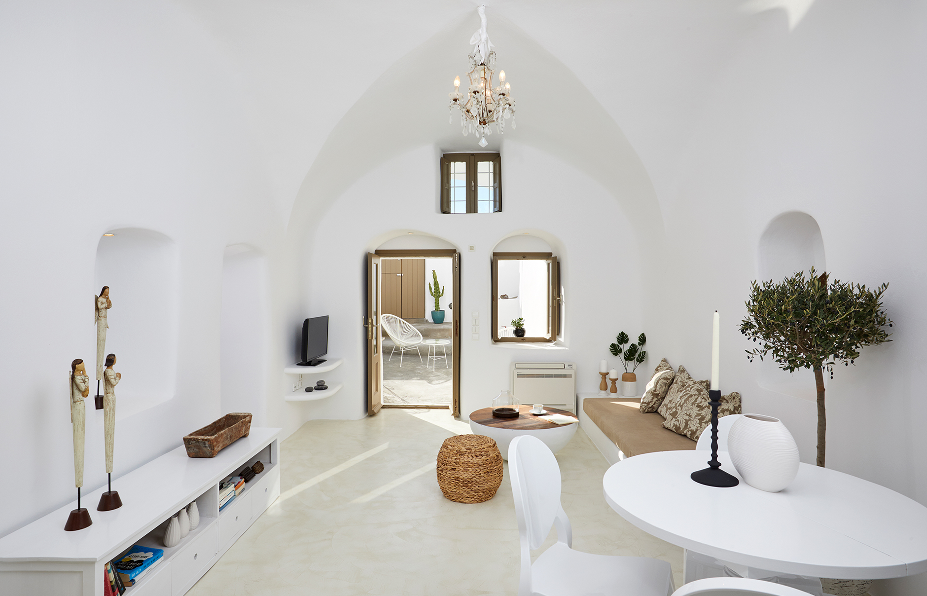 Small Architect\'s House Santorini, Greece • TravelPlusStyle.com