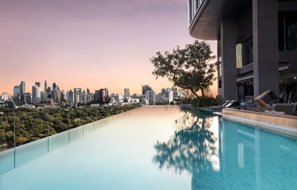 so-sofitel-bangkok-infinity-pool-01-by-david-dinh
