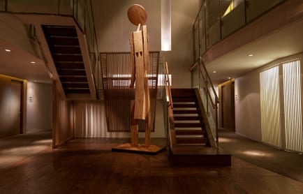 so-sofitel-bangkok-wood-atrium-02-by-david-dinh