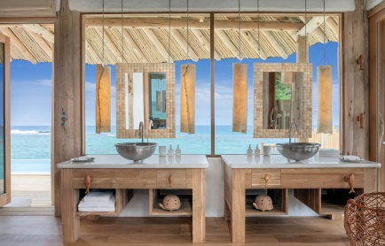 14564_soneva-fushi-1-bedroom-water-retreat-with-slide