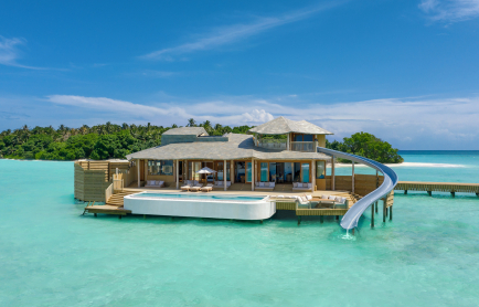 14567_soneva-fushi-1-bedroom-water-retreat-with-slide
