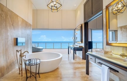 str4315gr-212680-john-jacob-astor-estate-master-bathroom-high