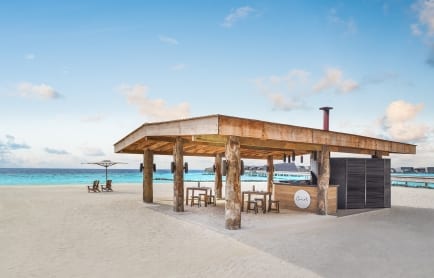 str4315re-206185-crust-restaurant-exterior-high