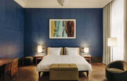 chateau-royal-interior-1880x1208-crop-50-50