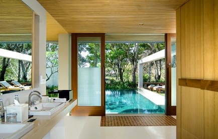 bath-elegant-island-luxury