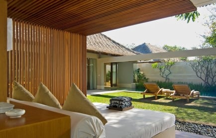 deluxe_single_pavilion_-_view_from_daybed