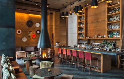 90406390-h1-cam-dining-the_bar_living_room-the_bar_03