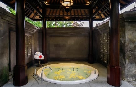 67210173-h1-ctg-rooms-hadiprana_villa-sunken_bathtub