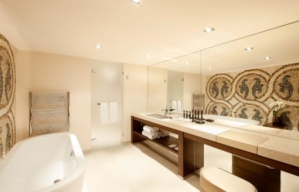 37196092-h1-ldu_-_loxura__2_2