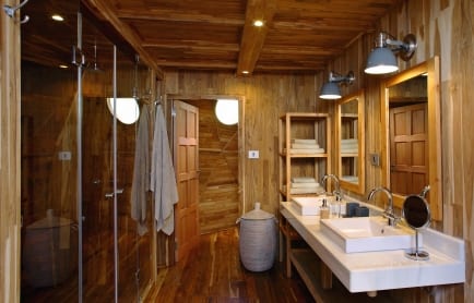 the-highlands-bathroom1