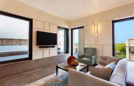 109109802-h1-amr_-_room_02