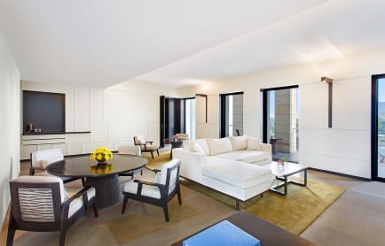 84041735-h1-garden_terrace_suite_-_living_room_02