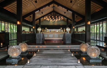 nam-dining-the-bar-entrance