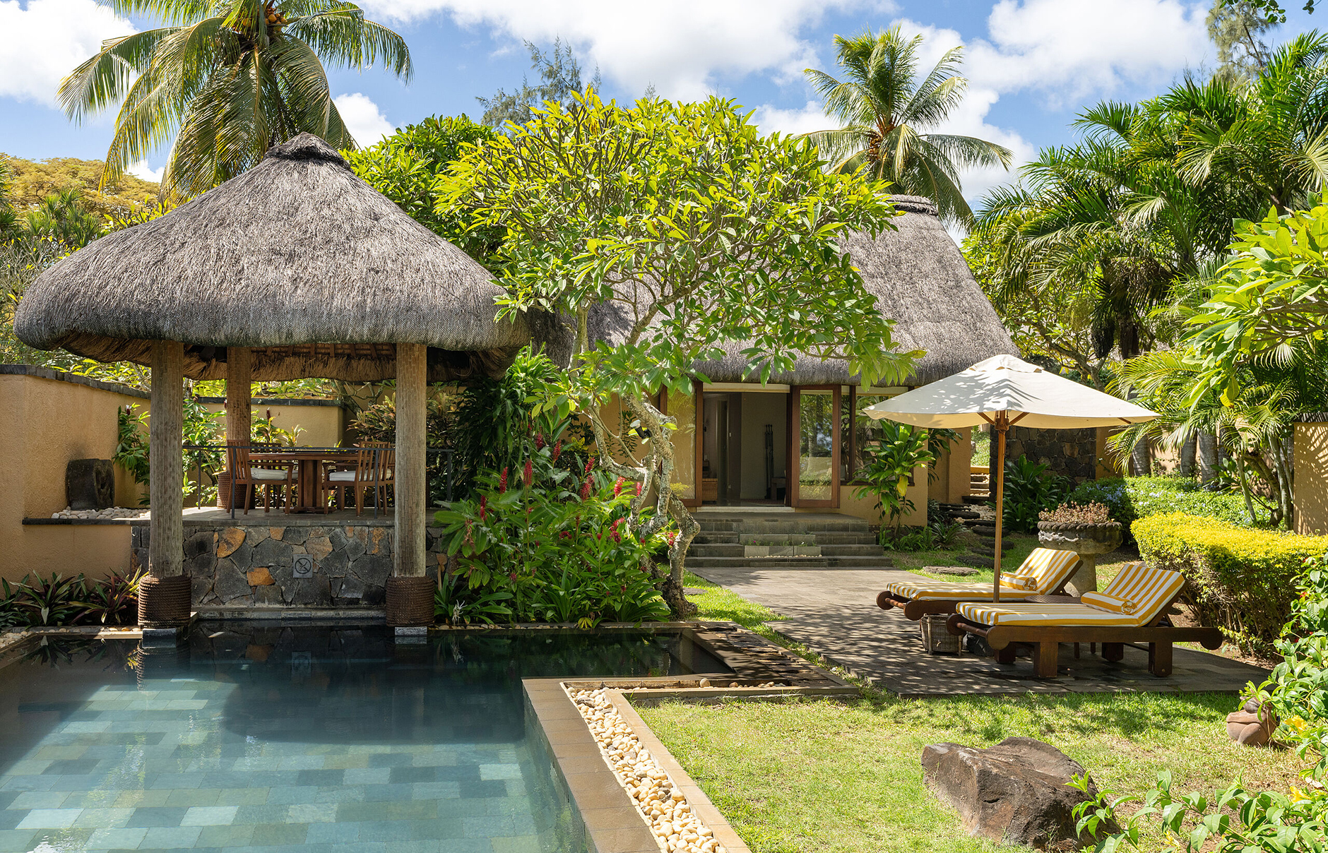 The Oberoi, Mauritius. Hotel Review by TravelPlusStyle. Photo © Oberoi Hotels & Resorts csm_Oberoi_PRIVATEVILLAWITHPOOL-009_baca668883