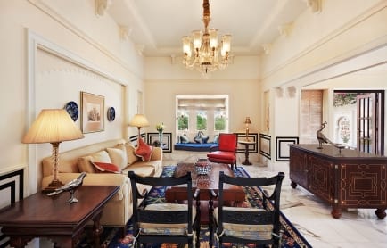 living-room-luxury-suite-with-private-pool