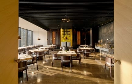 73749481-h1-ph_nix_eatery___bar_08