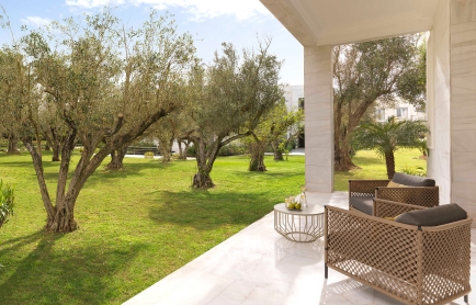 corner-suite-terrace-ground-floor-garden-view