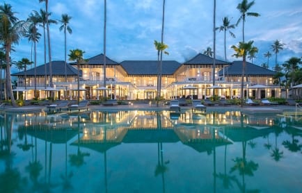 the-sanchaya-tasanee-pool-sunset