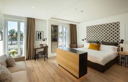 the_serras_junior_suite_seaview_hr_copy