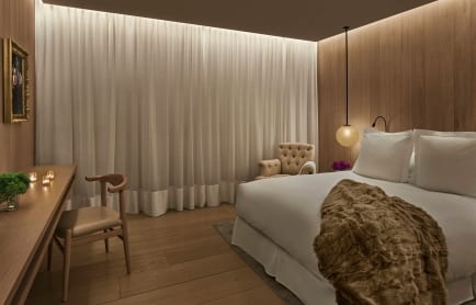 111768002-h1-loneb-deluxe-queen-3573-hor-clsc