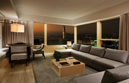 the-upper-house-upper-suite-night-view