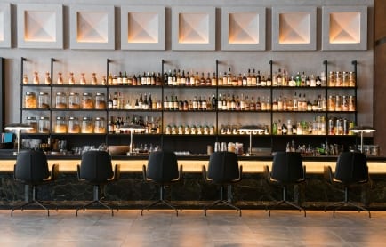 warehouse-hotel_lobby-bar