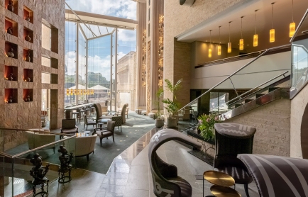 ds-nbods-lobby-1-11816_Wide-Hor