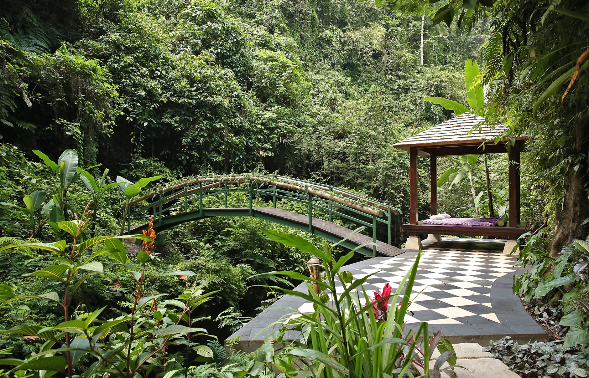 Hanging Gardens of Bali, Ubud, Bali, Indonesia. Hotel Review by TravelPlusStyle. Photo © Hanging Gardens of Bali