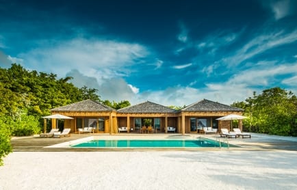 67120719-h1-como_villa_exterior