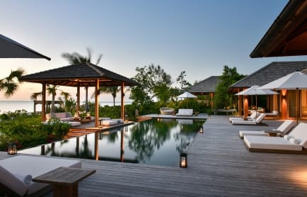 76318322-h1-butler_service_-_pool_4