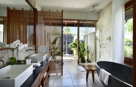 76318456-h1-love_pumpkin_-_main_house_-_guest_bathroom_2