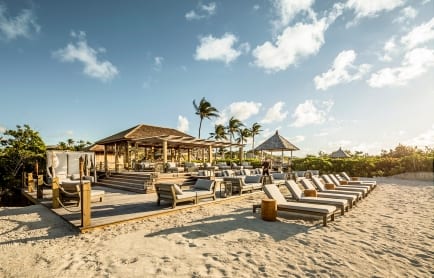 96646999-h1-como_beach_club_-_deck_-_daytime_-_service