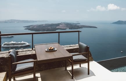 vora-santorini-villa-alpha-r-2