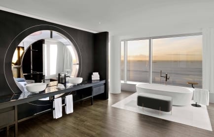 wh-suite-bathroom-1969-hor-clsc