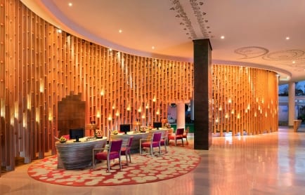 101478372-h1-dpswh-welcome-desk-1732-hor-clsc