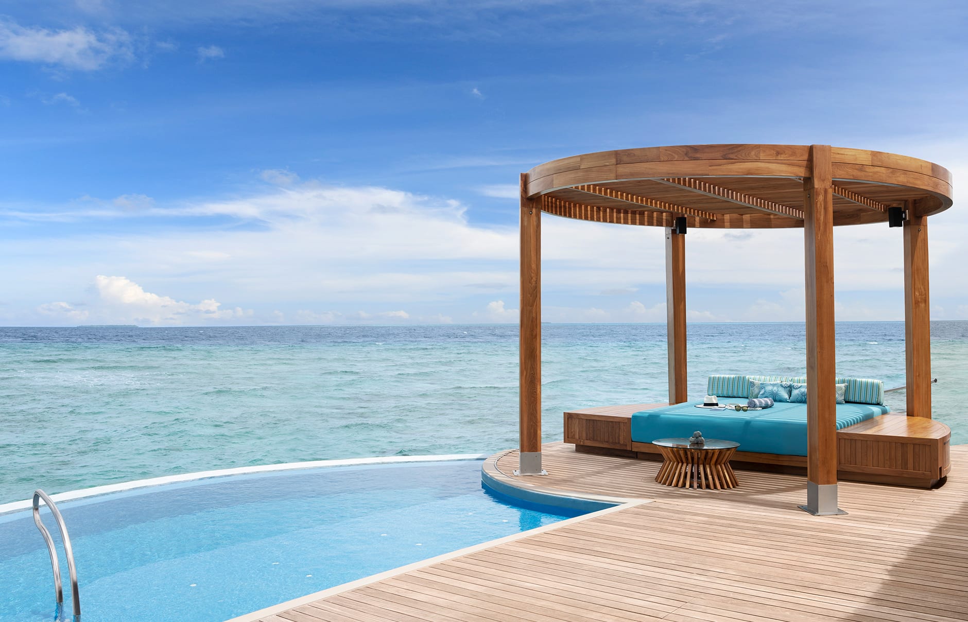 102774987-h1-mlewh-ocean-guestroom-7664-hor-clsc