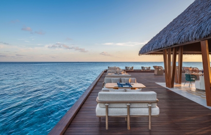 who_mlewh_fish_seating_sunset