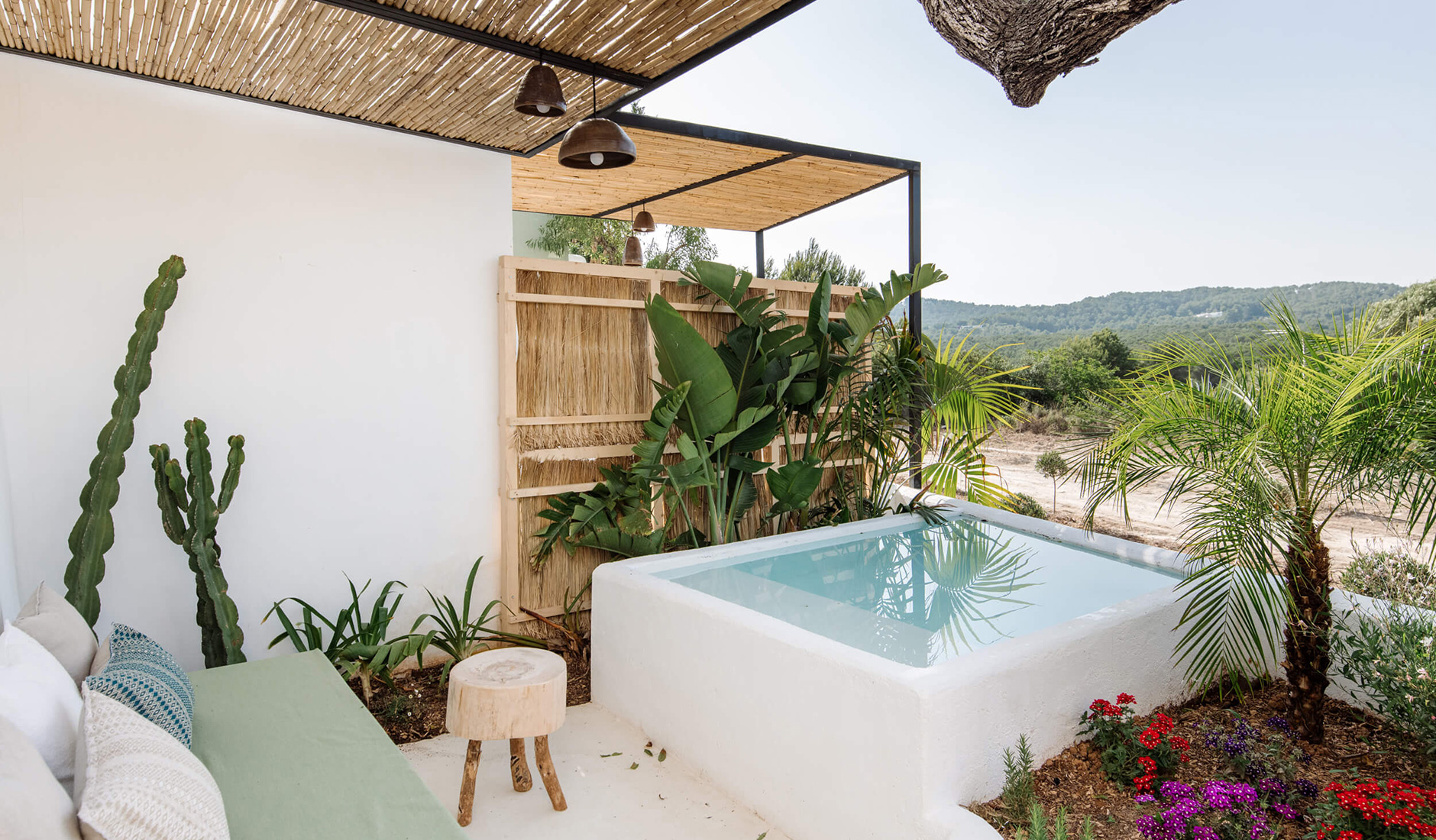 Sun-Kissed Serenity: Can Domo's Pool Oasis