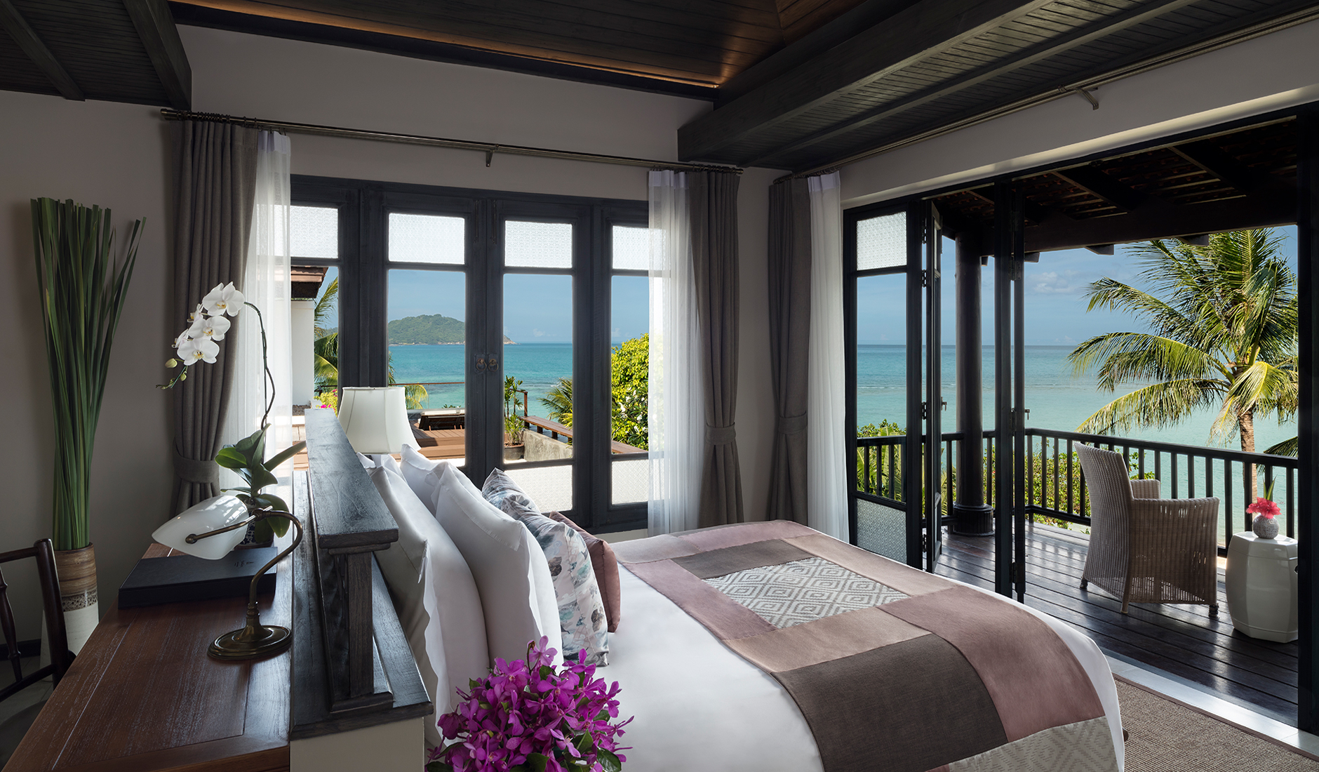 Luxurious Pool Villas and Rooms with Thai and Chinese Design at Anantara Lawana Koh Samui