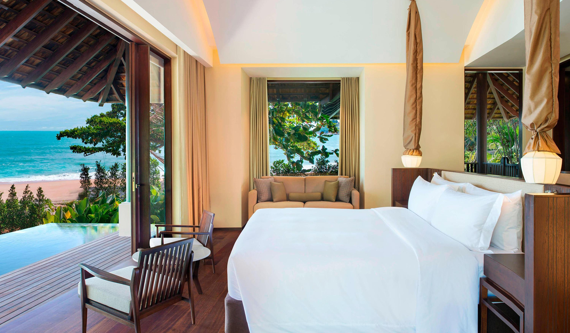 Private Infinity Pool at Vana Belle