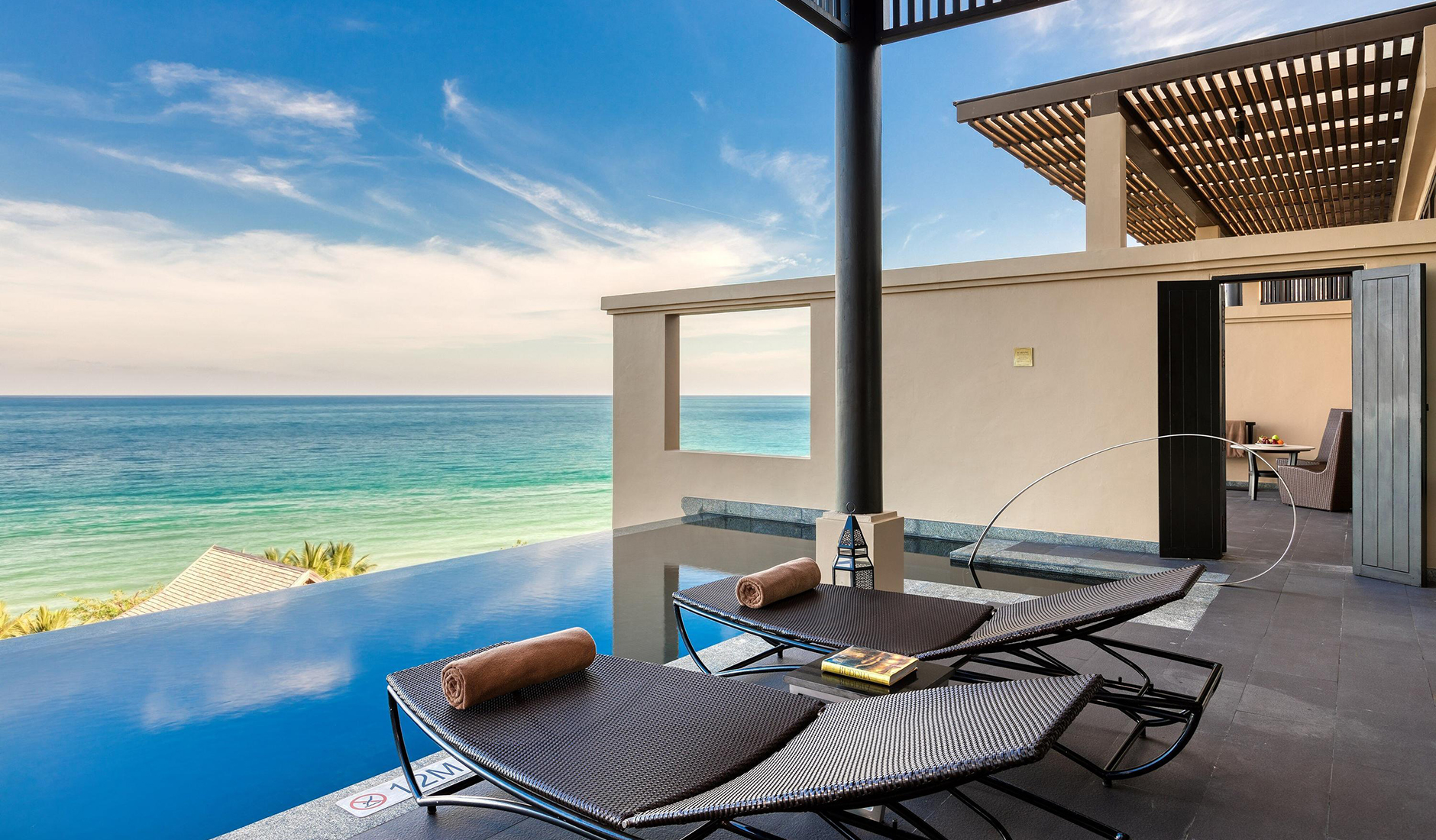 Private Infinity Pool at Vana Belle