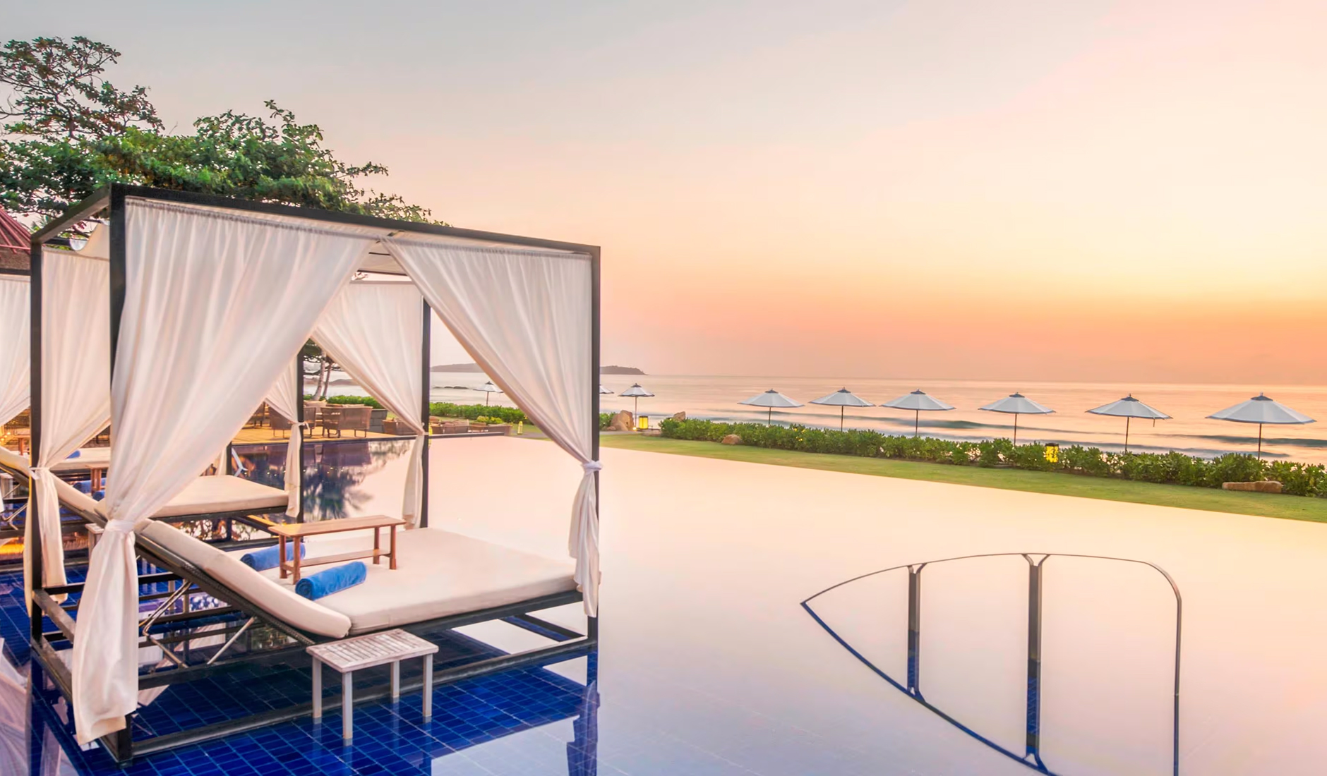 Infinity Pool at Vana Belle