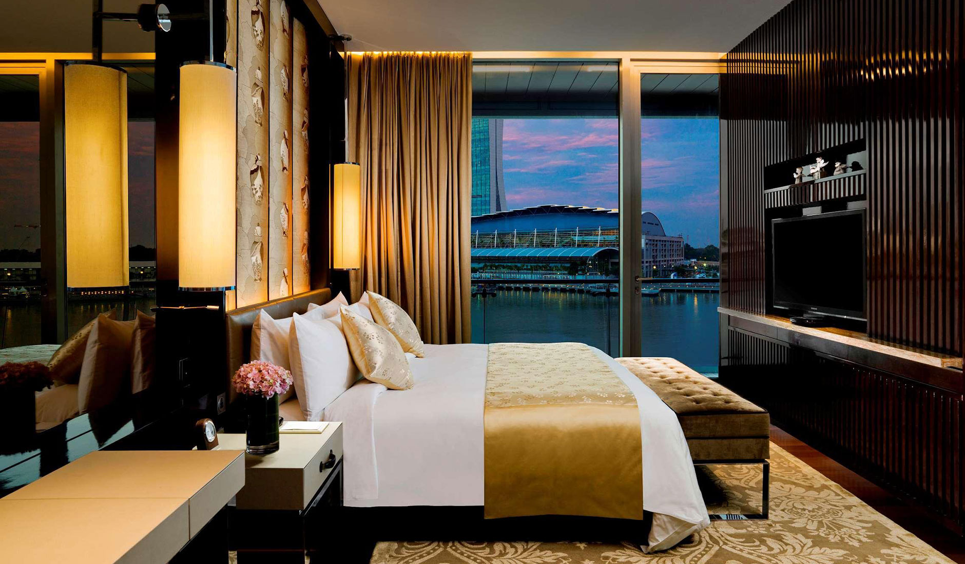 The Fullerton Bay Hotel Singapore • The Best Boutique and Luxury Hotels in Singapore