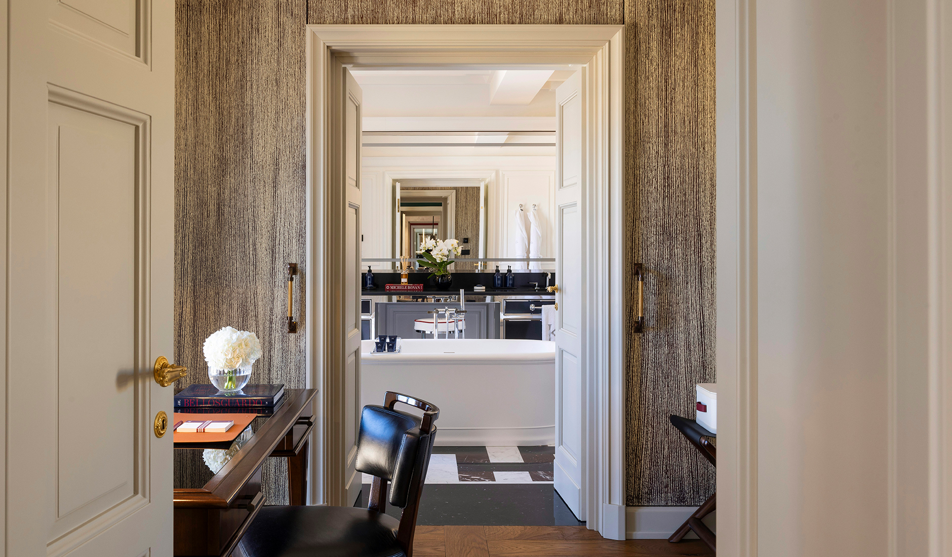 Marble bathroom in a luxury residence at Casa J.K. Place Roma